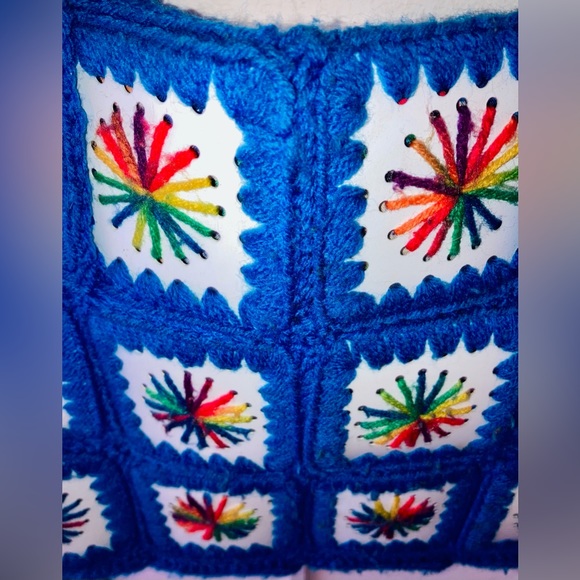 Vintage Granny Crochet Blue Rainbow XL Tote - Picture 6 of 6